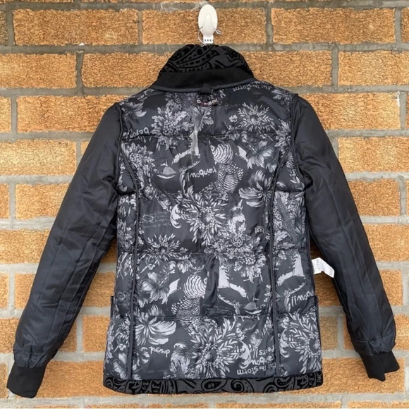 Desigual Medianoche Flocked Velvet NWT,
Puffer Jacket size small - Picture 9 of 16